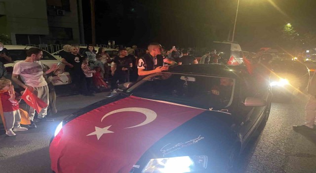 Cumhurbaşkanı Erdoğanın zaferi Üsküpte coşkuyla kutlandı
