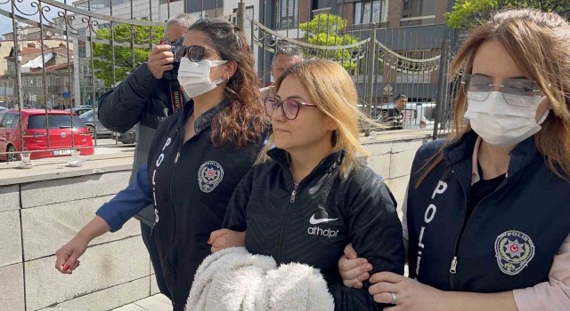 Cumhurbaşkanına hakaret eden kadına ‘Konutu terk etmemek şartıyla adli kontrol kararı verildi