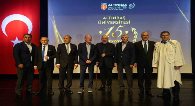 Cumhuriyetin 100. yılında Cumhuriyet Çınarları ödüllendirildi