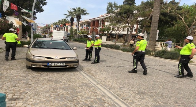 Datçada sürücüler trafik kuralları hakkında bilgilendirildi