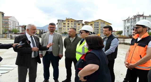 Davraz Kapalı Pazaryerinin Ağustos ayı sonunda tamamlanması hedefleniyor