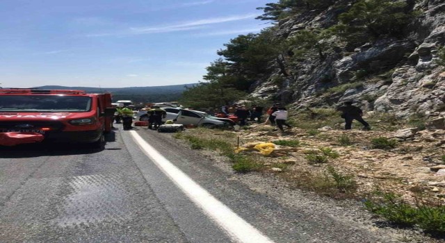 Denizli yolunda kaza: 1i ağır 2 yaralı