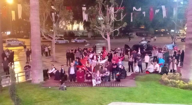 Denizlide Cumhur İttifakı seçim sonucunu kutladı