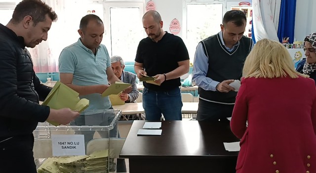 Denizlide oy sayım işlemleri devam ediyor
