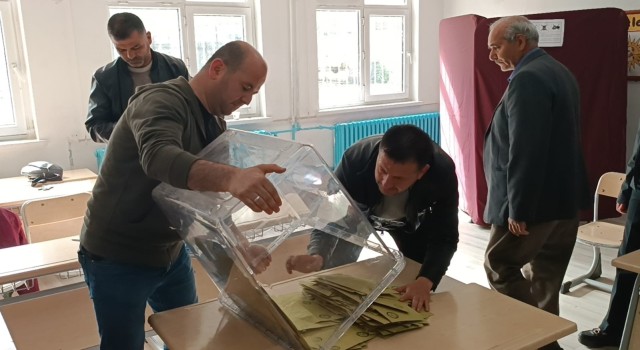 Denizlide oy sayım işlemleri sürüyor