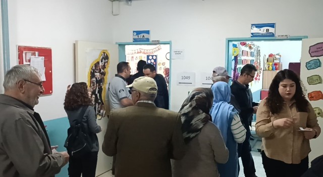 Denizlide oylar sandıkla buluşmaya başladı