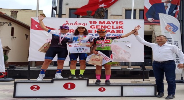 Denizlili bisikletçiler Balıkesir ve Bodrumdan ödüllerle döndü
