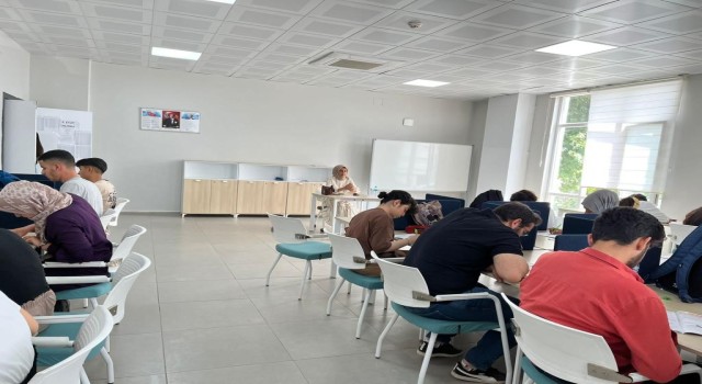 Depremzede öğrencilere eğitim desteği