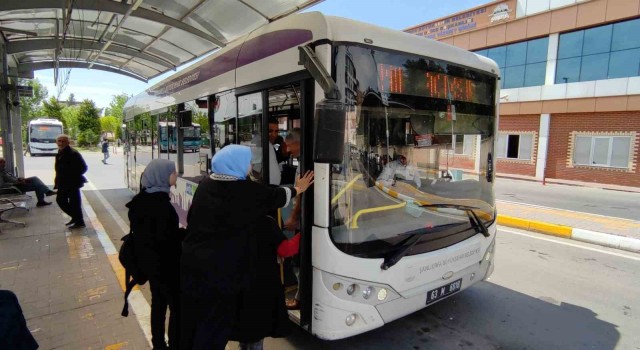 Depremzedeler için ücretsiz ulaşım 3 ay daha uzatıldı