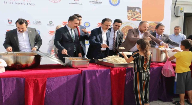 Depremzedeler Türk Mutfağı Haftasında Diyarbakır yemeklerini tattı