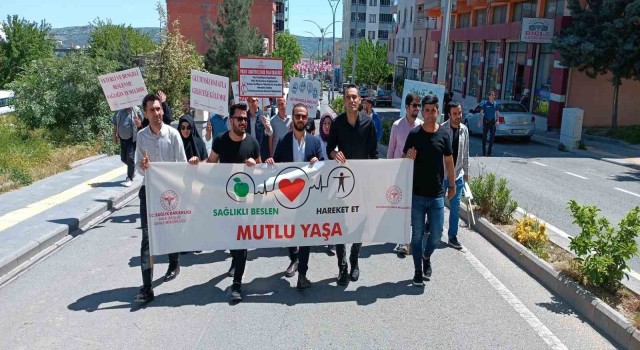 Diclede sağlıkçılar, hareketin önemine dikkat çekmek için yürüdü