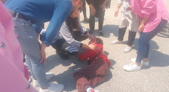 Didimde otomobil bisikletli çocuklara çarptı: 2 yaralı