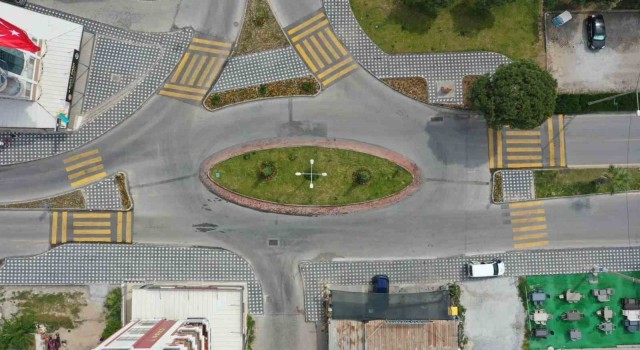 Didimde yeni yapılan kavşağın peyzaj çalışmaları tamamlandı