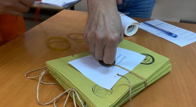Diyarbakırda 1 milyon 148 bin 270 seçmenden 871 bin 839 kişi sandığa gitti