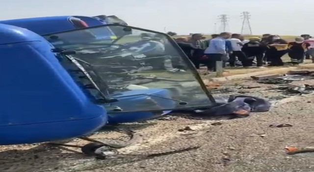 Diyarbakırda otomobil ile traktör çarpıştı: 1i ağır 3 yaralı