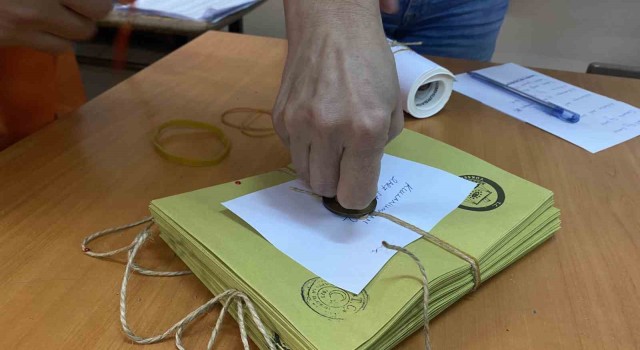 Diyarbakırda sandıklar kapandı oy sayımı başladı