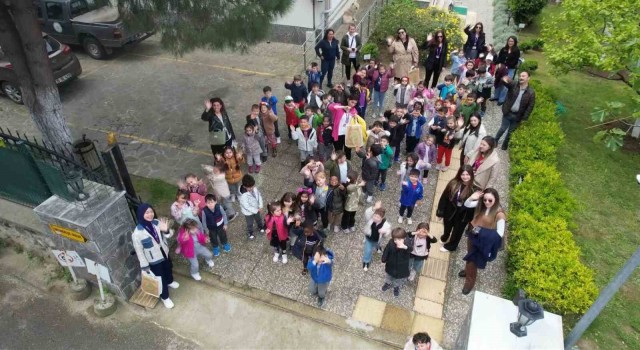 Doğa Eğitim Merkezinde çocuklar hem hayvanları hem doğayı tanıyor