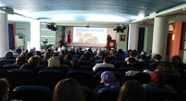 Ebeler ve Hemşireler haftasında Kahramanmaraş depremlerinde hayatını kaybeden sağlık çalışanları anıldı