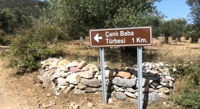 Edremitte Çanlı Baba türbesi unutuldu