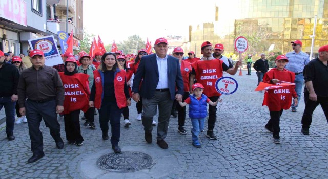 Efeler Belediyesi işçileri, 1 Mayıs yürüyüşüne katıldı