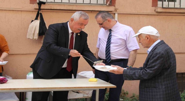 Efeler Ziraat Odasından bin 500 kişilik keşkek ve pilav hayrı