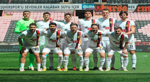 Efsane Eskişehirsporun amatör lige düşmesiyle taraftarlar büyük üzüntü yaşadı