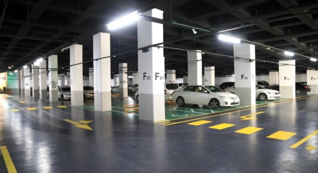 Elazığda 15 Temmuz Meydanı ve otoparkı hizmete açıldı