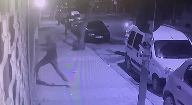 Elazığda bir garip olay: Biri kırdı, diğeri kaydetti