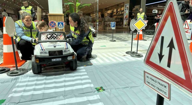 Elazığda polis ve jandarma ekipleri vatandaşları bilgilendirdi