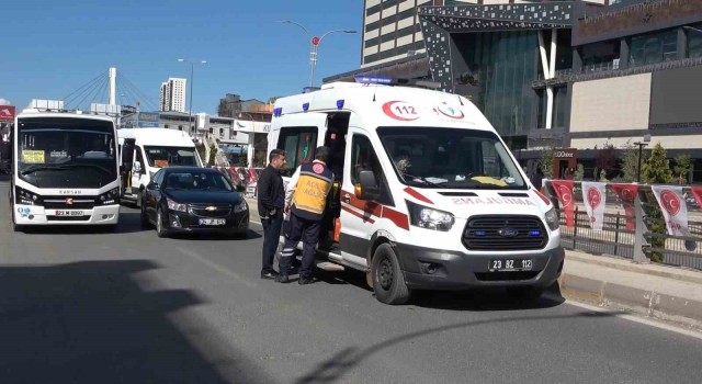 Elazığda trafik kazası: 2 yaralı