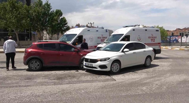 Elazığda trafik kazası: 2 yaralı