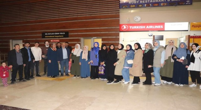 Elazığda üniversite öğrencileri umreye gönderildi