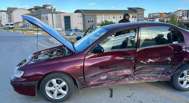 Elazığda zincirleme trafik kazası: 3 yaralı