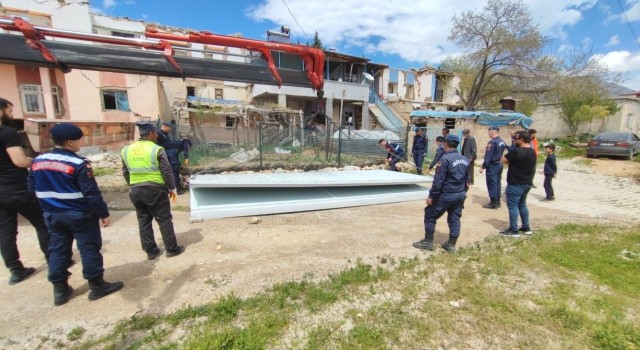 Elbistanda kırsal mahallelere katlanabilir konteynerler kuruluyor