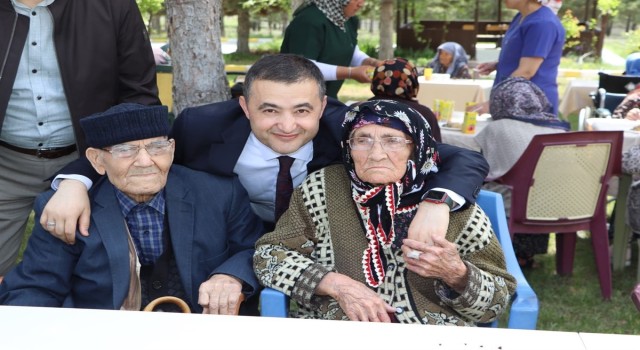 Emirdağda Fidanlar Çınarlarla Buluşuyor projesi devam ediyor