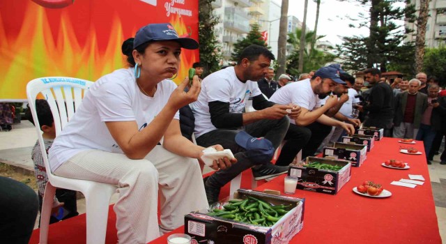 En acı yarışma: 3 dakikada 260 gram acı biberi yedi, 5 bin TL kazandı