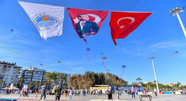 Engelleri Uçuruyoruz Şenliği ile gökyüzü rengarenk oldu