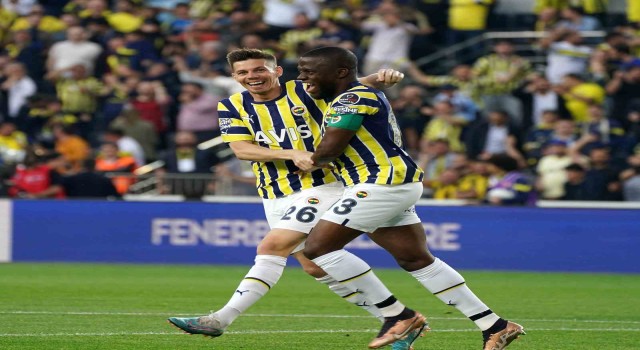 Enner Valencia, Alex de Souzanın rekorunu kırdı