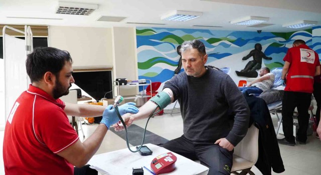 Erciyes A.Ş. personelinden Kızılaya kan desteği