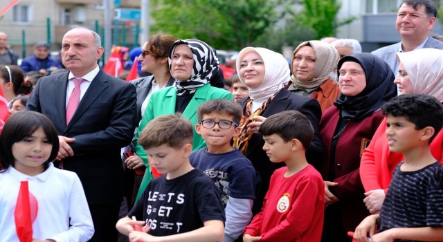 Erenlerde yenilenen oyun sokağı hizmete açıldı