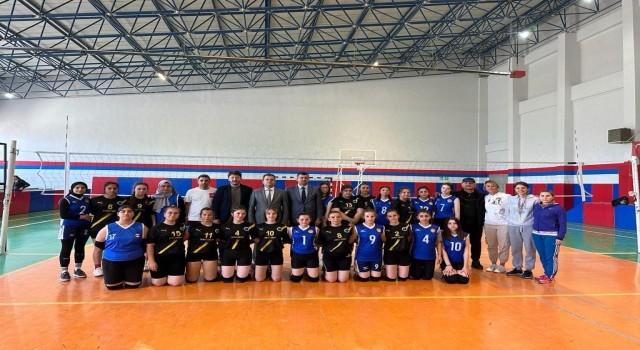 Ergenede okul sporları turnuvası başladı