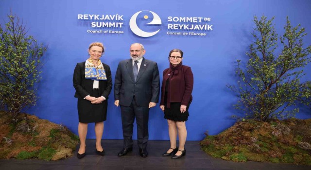Paşinyan: “Ermenistan, 86 bin 600 kilometrekarelik alanıyla Azerbaycanın toprak bütünlüğünü tanıyor”