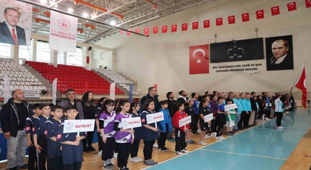 Erzincanda küçükler masa tenisi grup müsabakaları başladı