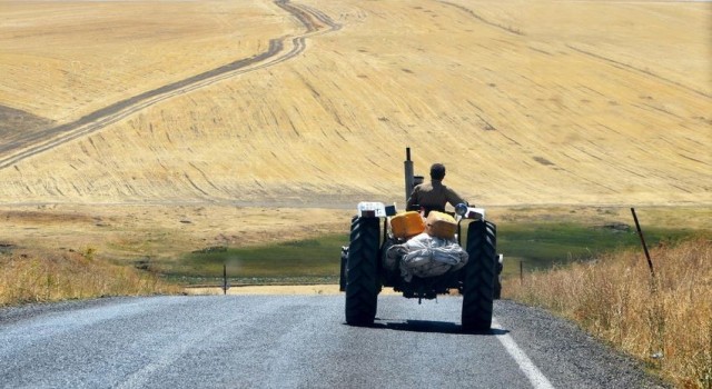 Erzurumda trafiğe kayıtlı 20 bin 939 traktör var