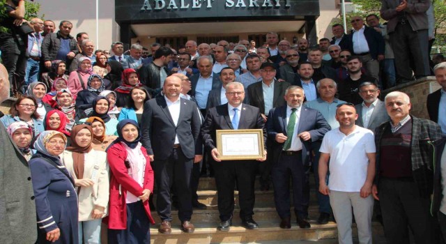 Eski Sağlık Bakan Yardımcısı Eldemir mazbatasını aldı