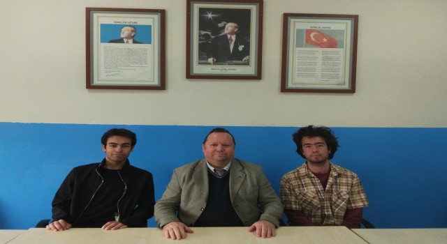 Eskişehir Fatih Fen Lisesi ekibi ‘Münazara Turnuvasında birinci oldu