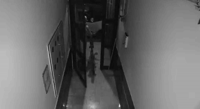 Eskişehirde 12 gün arayla bir apartmanda 2 farklı hırsızlık olayı tedirgin etti