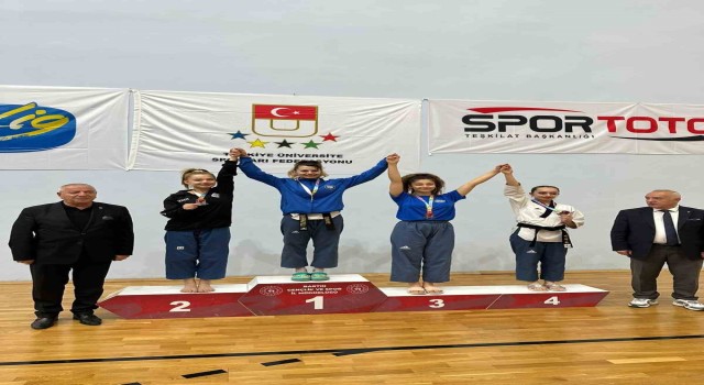 Eskişehirli ‘altın kız Milli Tekvandocu Gülsena Karakuyulu yine zirvede