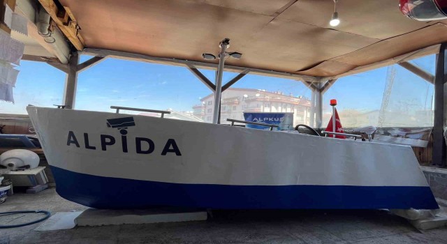 Evinin terasında İHA yapan Alper, şimdi de insansız deniz aracı yaptı