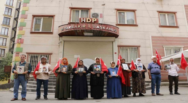 Evlat nöbeti tutan ailelerden Cumhurbaşkanı Erdoğana tebrik